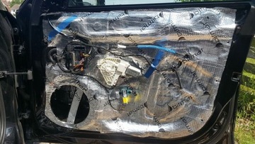 КОВрик БУТИЛБИТУМАЛЬНЫЙ ЗВУКОВОЙ 100х50 см с клеем, снижение вибрации