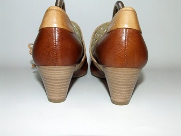 Buty skórzane CAPRICE r.38 dł.24,7cm