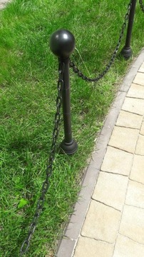 Старинный забор на солнечных батареях - 4 столба, цепь. Солнечное украшение сада.