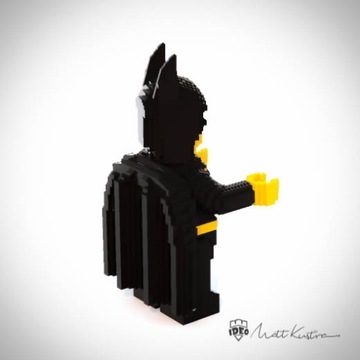 Фигурка, похожая на Бэтмена. украшение из кубиков LEGO