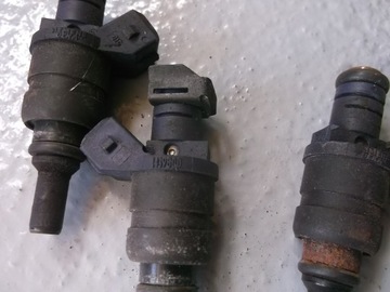 BMW E39 530 VSTŘIKOVAČE VSTŘIKOVACÍ TRYSKA SIEMENS 1439800