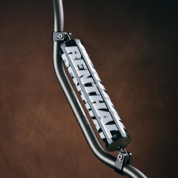 РУЛЬ RENTHAL 7/8 ДЮЙМОВ (22 ММ) РУЛЬ MX SILVER REED / WINDHAM PADDE