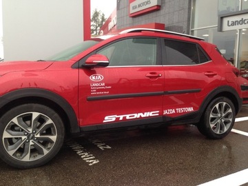 Боковые молдинги автомобиля KIA STONIC