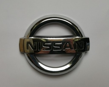 Emblemat znaczek Nissan Primera P12 sedan tyl