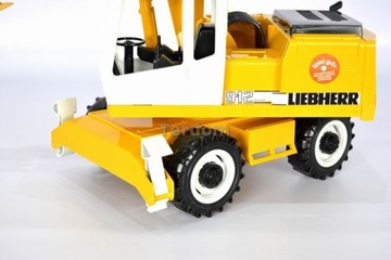 BRUDER 02426 Ковшовый экскаватор Liebherr 912