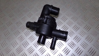 Jaguar 15 xf lift корпус термостата 9x23-8a586-ad фото №1