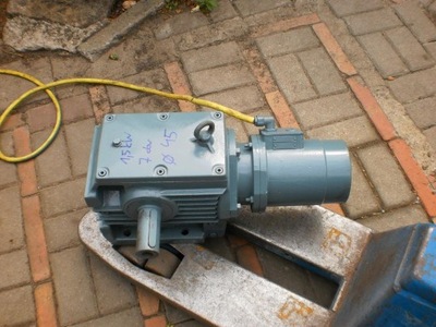 silnik elektryczny 1,5 kw motoreduktor 7 obr miesz