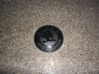 Fabia ii roomster octavia значок эмблема двигателя фото №1