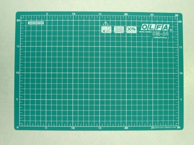 OLFA JAPONIA - MATA SAMOGOJĄCA CM-A4 320x225 mm.