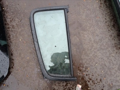 Скло скло двері правий задня suzuki swift mk6 10r фото №1