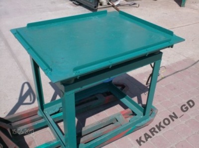Vibračný stôl s KARKON elektrovibrátorom 120 cm
