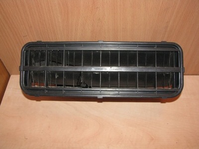 Решітка вентиляційна задня bmw 7 e65 фото №1