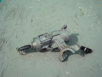 Toyota yaris i замок запалювання ключ 450200d01 фото №1