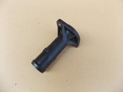 Vw golf iv 1,9 tdi alh патрубок води 038121121 фото №1