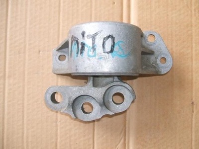 Alfa romeo mito кронштейн подушка кронштейн кронштейн фото №1