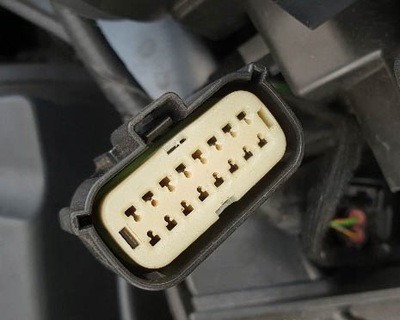 Ford Escape Kuga lift wtyczki kostka reflektor USA