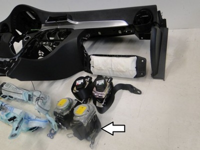 Mercedes c klasa w205 ремни pas правый левый задние фото №1