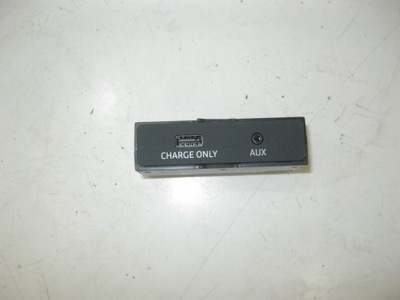 AUDI A4 8W B9 PORT AUX USB 4M0035726