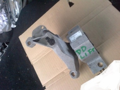 Кронштейн подушка двигателя dacia duster lift 1.6 16v фото №1