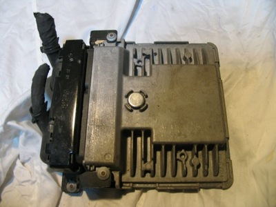 03f906070hk бортовой компьютер skoda fabia 1.2tsi r фото №1