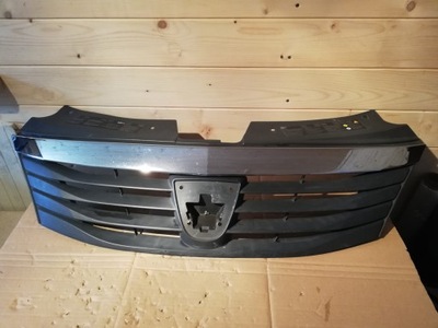 Решітка радіатора решітка радіатора dacia logan 08r- фото №1