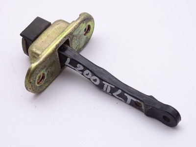 Mitsubishi l200 96-06 обмежувач двері лівий задня фото №1