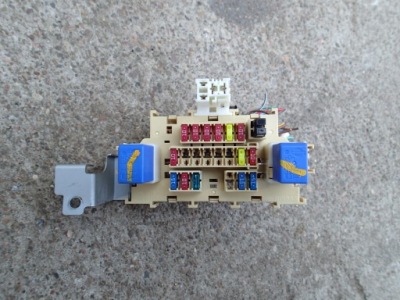 Коробка запобіжників nissan nv200 фото №1