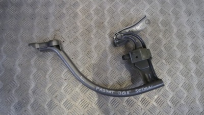 Петля кришки лівий vw passat b8 3g5827301a фото №1