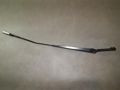 Audi q3 8u рычаг дворники правое 8u1955408 фото №1