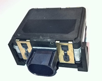 Nissan pulsar радар датчик bosch c7 28438-3zu1b фото №1