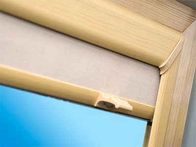 Крышные рулонные шторы FAKRO Blackout 134x98 производитель