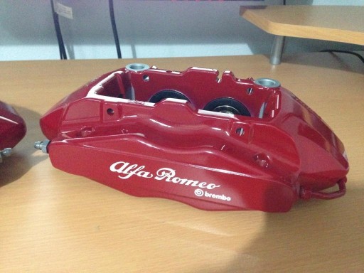 Alfa Romeo Brembo Новый дизайн тормозного суппорта HI-TEMP 8-YEAR-OLD