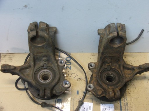 Поворотный кулак правый Peugeot 207 Citr C3 1.6 HDI 364790