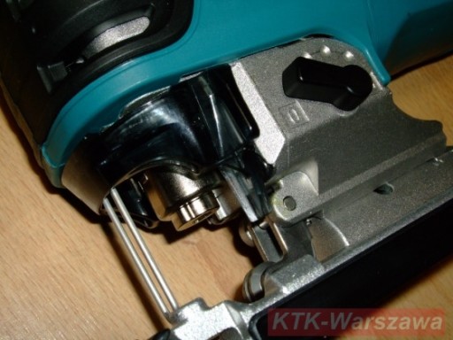 Лобзик MAKITA 4350CT, рез 135мм, мощность 720Вт