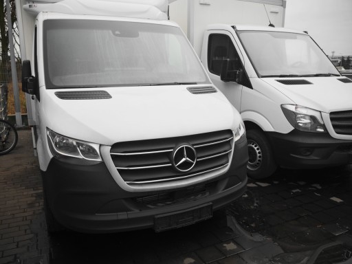 Решетка радиатора ГРИЛЬ Mercedes Sprinter W907 2018+