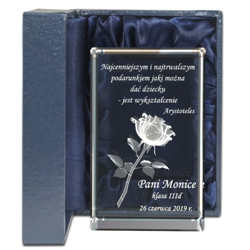 Szklana statuetka dla wychowawczyni grawer 3D