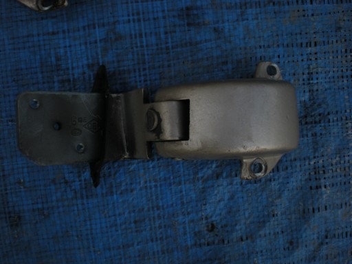 Петля задней двери renault master II