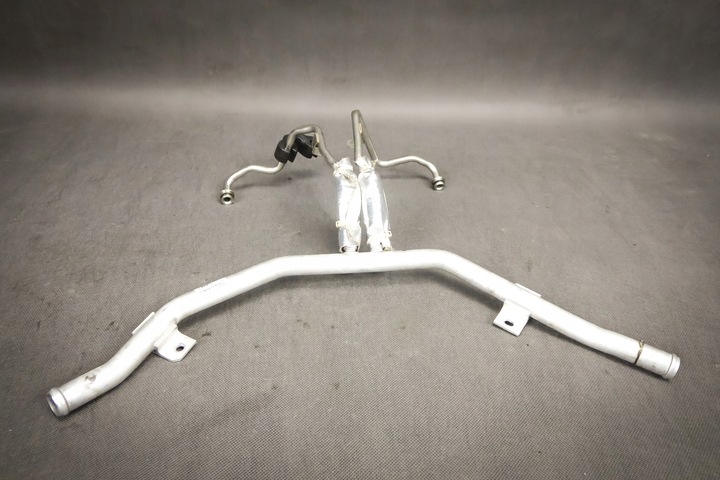 TUYAU BRANCHE DE TUYAU EAUX AUDI S6 RS6 4G S7 A8 079121070CL photo 1 - milautoparts-fr.ukrlive.com