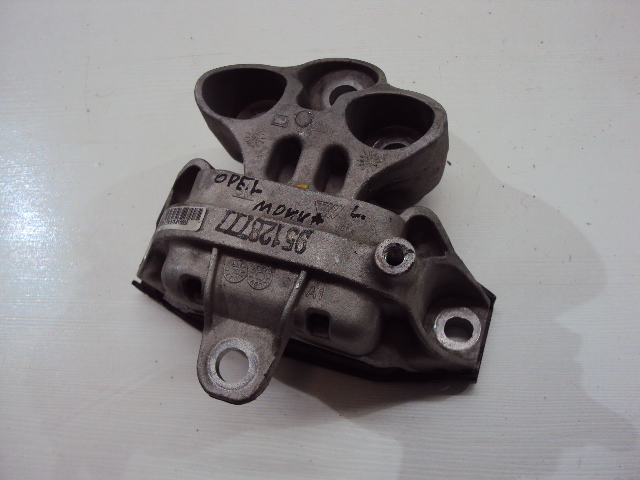 BRACKET ENGINE OPEL MOKKA photo 1 - milautoparts-fr.ukrlive.com