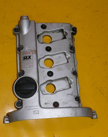 AUDI A4 B6 3.0 V6 ASN COUVERCLE DE SOUPAPES GAUCHE