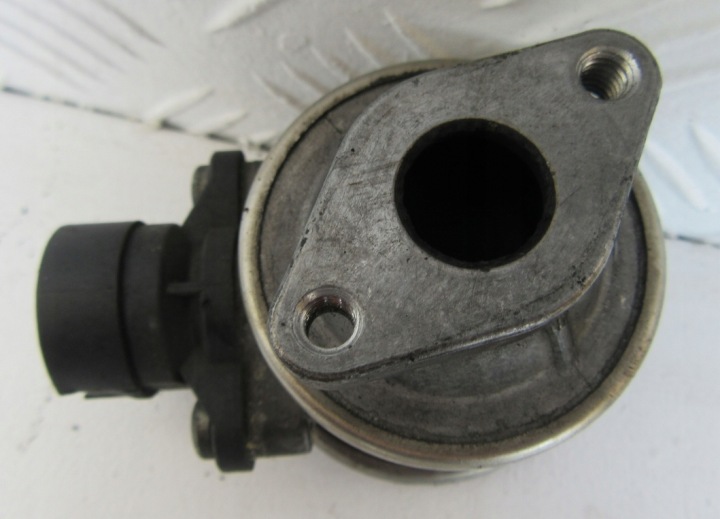 VANNE EGR AUDI S4 RS4 S5 RS5 4.2 FSI V8 079131101F