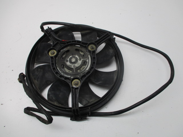 AUDI A6 C5 A4 B5 FAN RADIATOR 8D0959455R photo 2 - milautoparts-fr.ukrlive.com