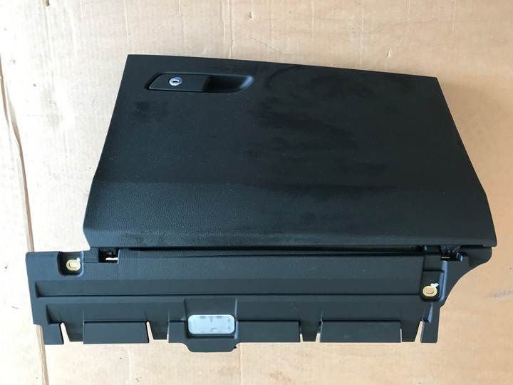 GLOVEBOX PASSENGER AUDI Q5 2017 80B857035 photo 1 - milautoparts-fr.ukrlive.com