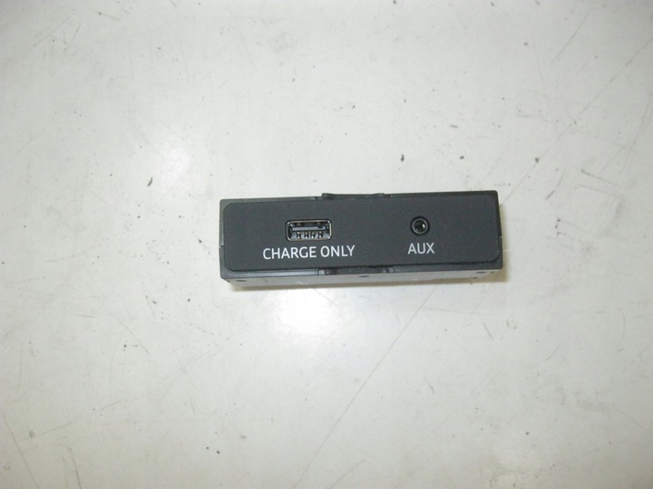 AUDI A4 8W B9 PORT AUX USB 4M0035726 photo 1 - milautoparts-fr.ukrlive.com