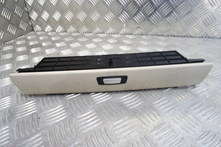 BMW F07 5 GT GLOVEBOX PANELS CONSOLES OYSTER photo 1 - milautoparts-fr.ukrlive.com