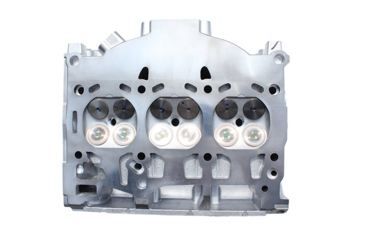 CYLINDER HEAD ENGINE FROM ZAWORAMI 1.0 VWAG 04C103063N photo 2 - milautoparts-fr.ukrlive.com