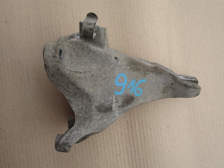 BMW E60 BRACKET ENGINE RIGHT 520D N47 6781916 photo 1 - milautoparts-fr.ukrlive.com