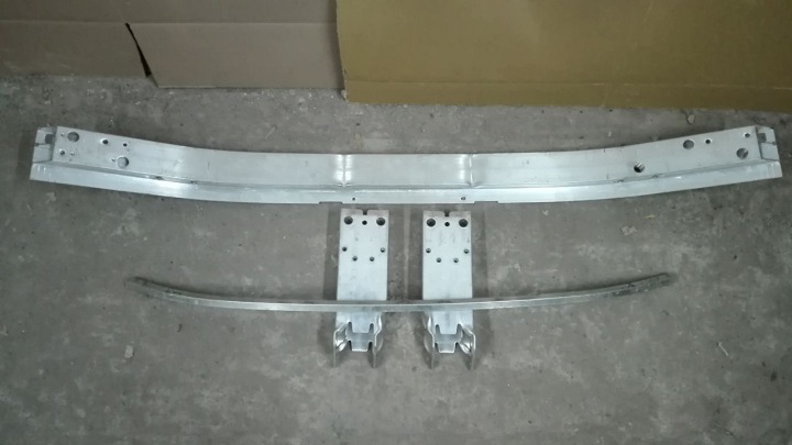 BMW 2 II F45 F46 POUTRE RENFORCEMENT PARE-CHOCS AVANT