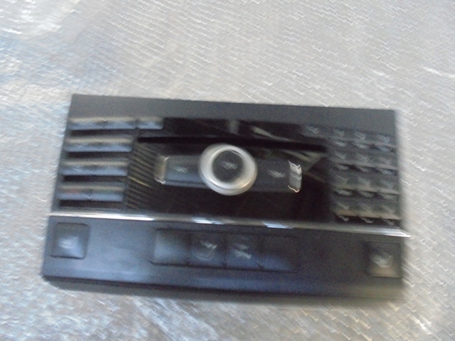 RADIO MERCEDES W212 E-KLASAS A2129069900