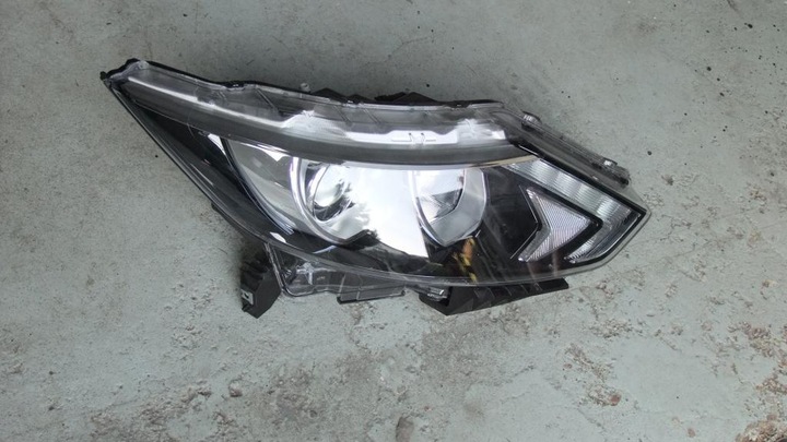 FEU DROITE NISSAN QASHQAI J11 photo 1 - milautoparts-fr.ukrlive.com